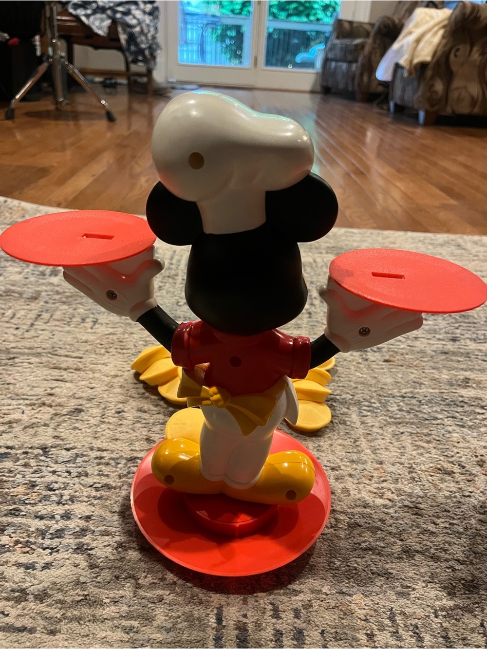 Mickey Balancing Baker - Picture 3 of 8